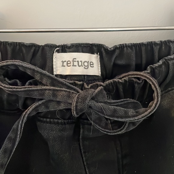 Joggers - Picture 3 of 3